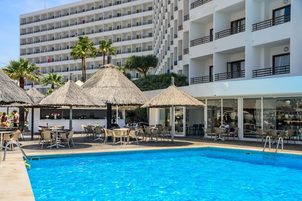 Hotel Vibra Beverly Playa — Swimming pool in Peguera, Balearic Islands