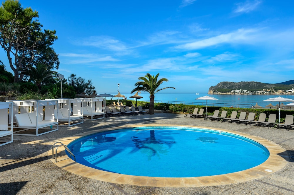 Hotel Vibra Beverly Playa — Swimming pool in Peguera, Balearic Islands