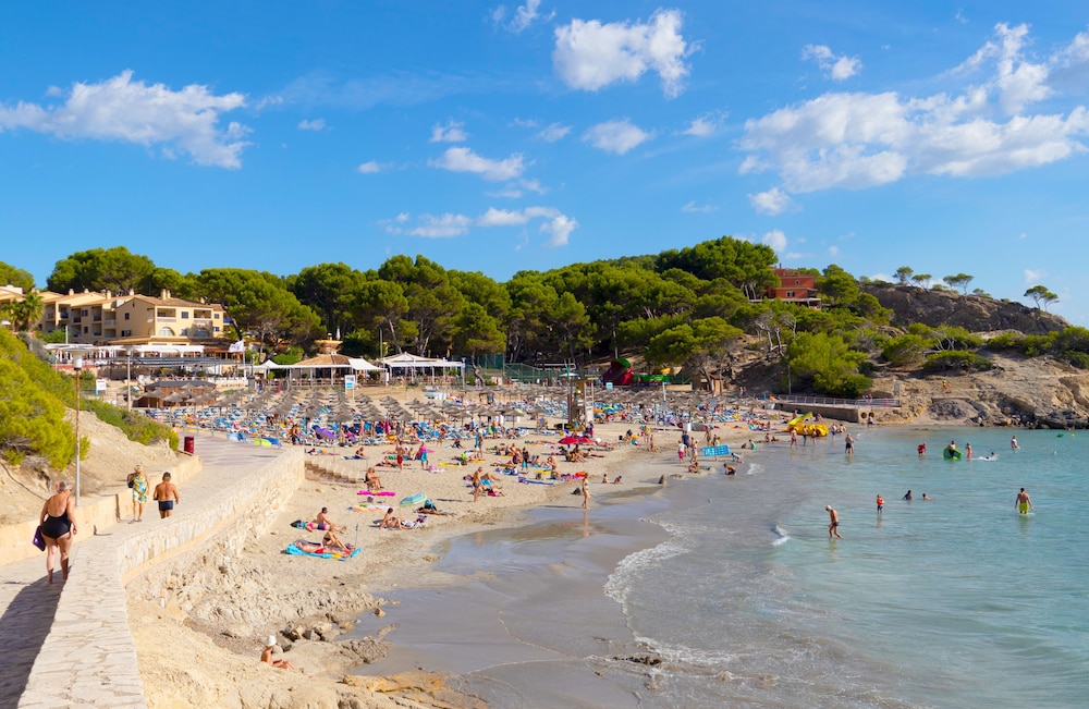 Hotel Vibra Beverly Playa — Beach in Peguera, Balearic Islands