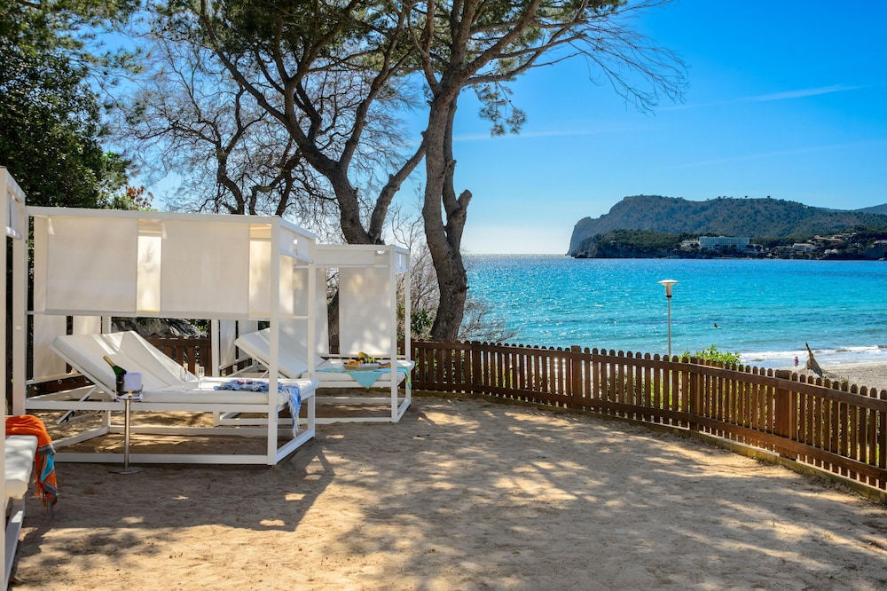 Hotel Vibra Beverly Playa — Beach in Peguera, Balearic Islands