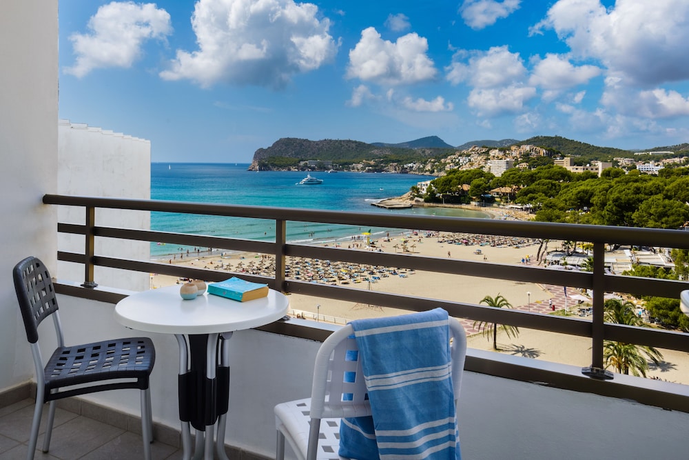 Hotel Vibra Beverly Playa — Beach in Peguera, Balearic Islands