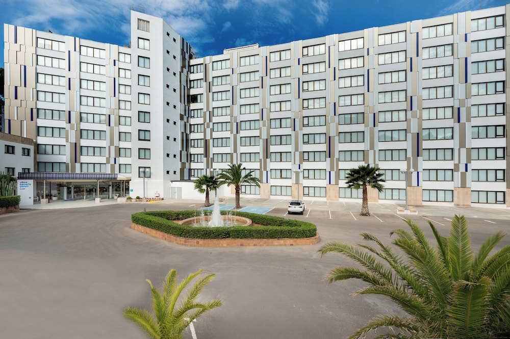 Hotel Vibra Beverly Playa — Hotel building in Peguera, Balearic Islands