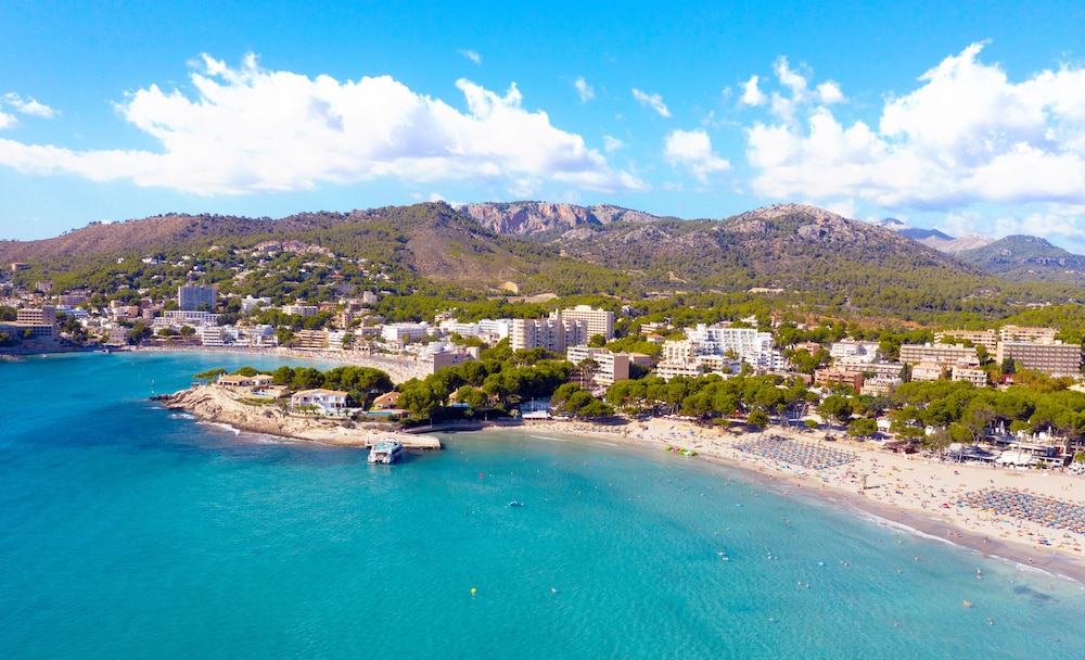 Hotel Vibra Beverly Playa — Beach in Peguera, Balearic Islands