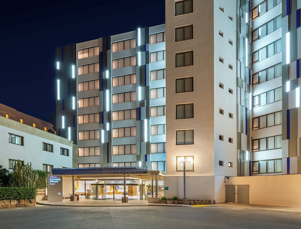 Hotel Vibra Beverly Playa — Hotel building in Peguera, Balearic Islands