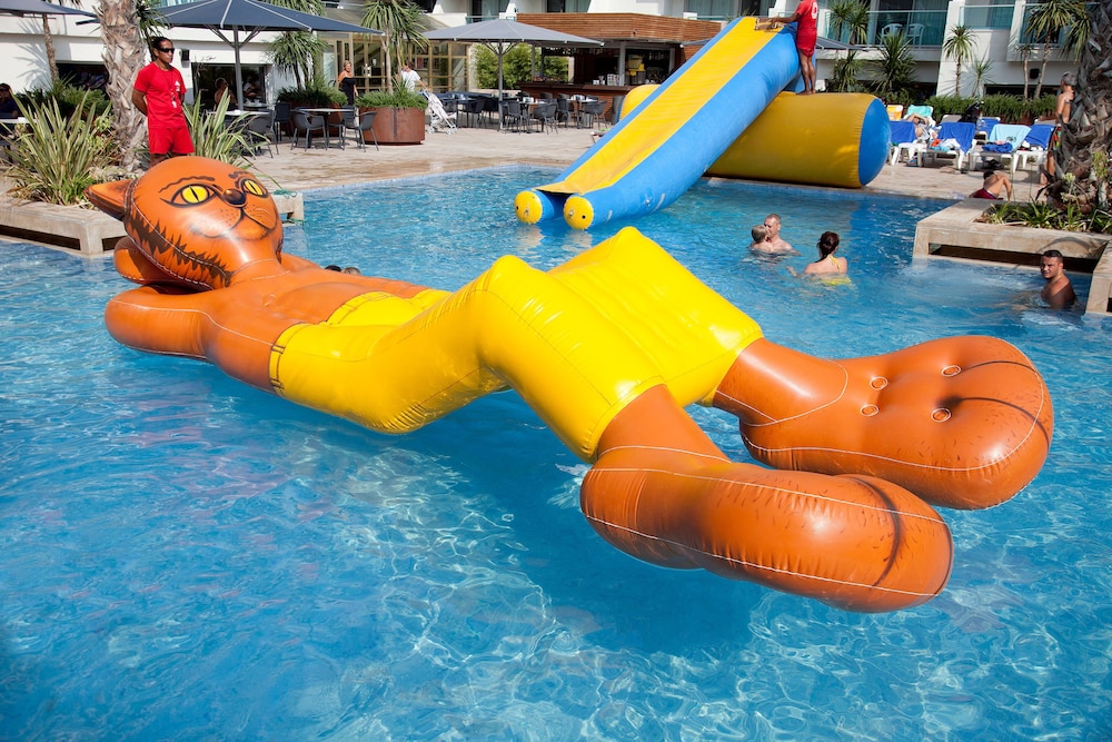 Blaumar Hotel Salou — Attractions for children in Salou, Catalonia