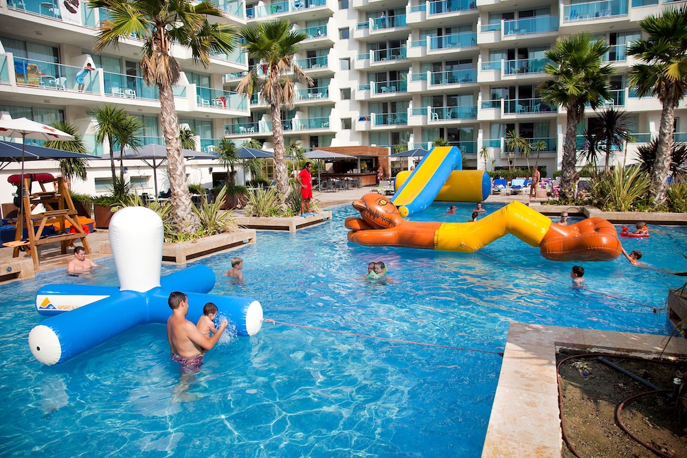 Blaumar Hotel Salou — Swimming pool in Salou, Catalonia