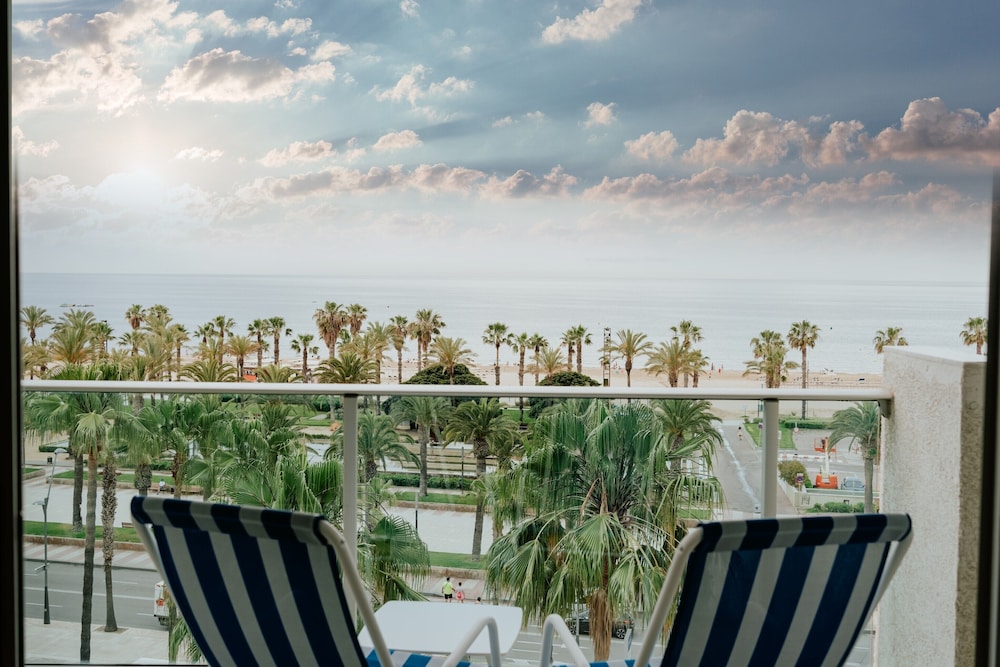 Blaumar Hotel Salou — Beach in Salou, Catalonia