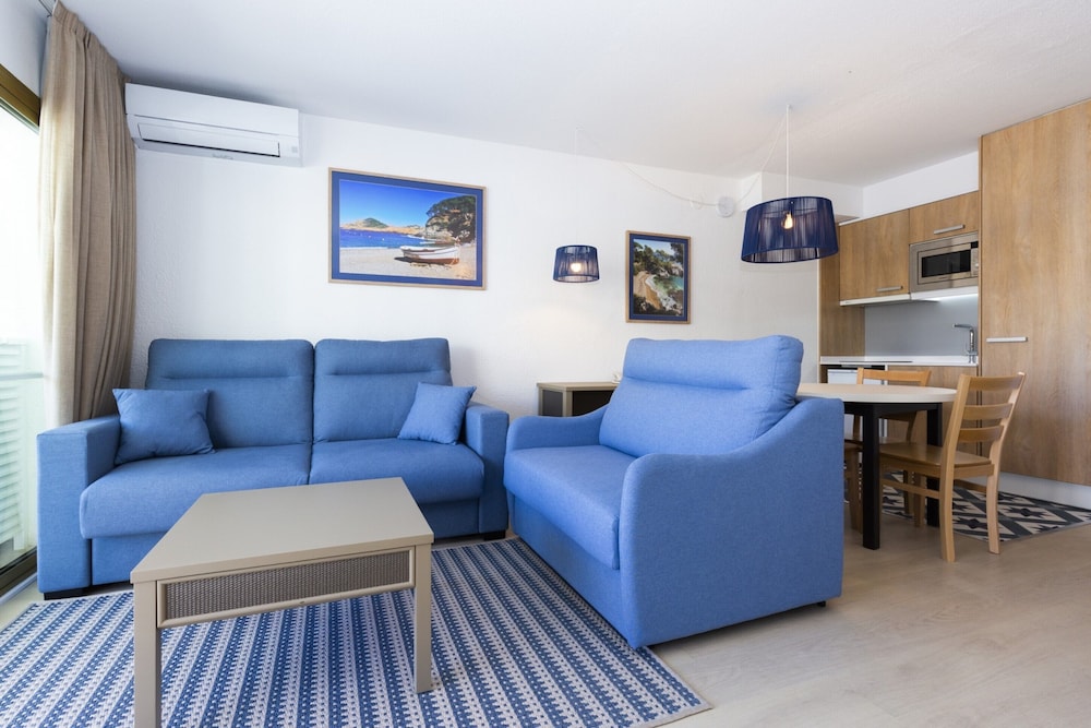 Blaumar Hotel Salou — Hotel rooms in Salou, Catalonia