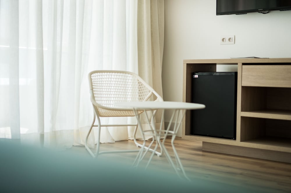 Blaumar Hotel Salou — Hotel rooms in Salou, Catalonia