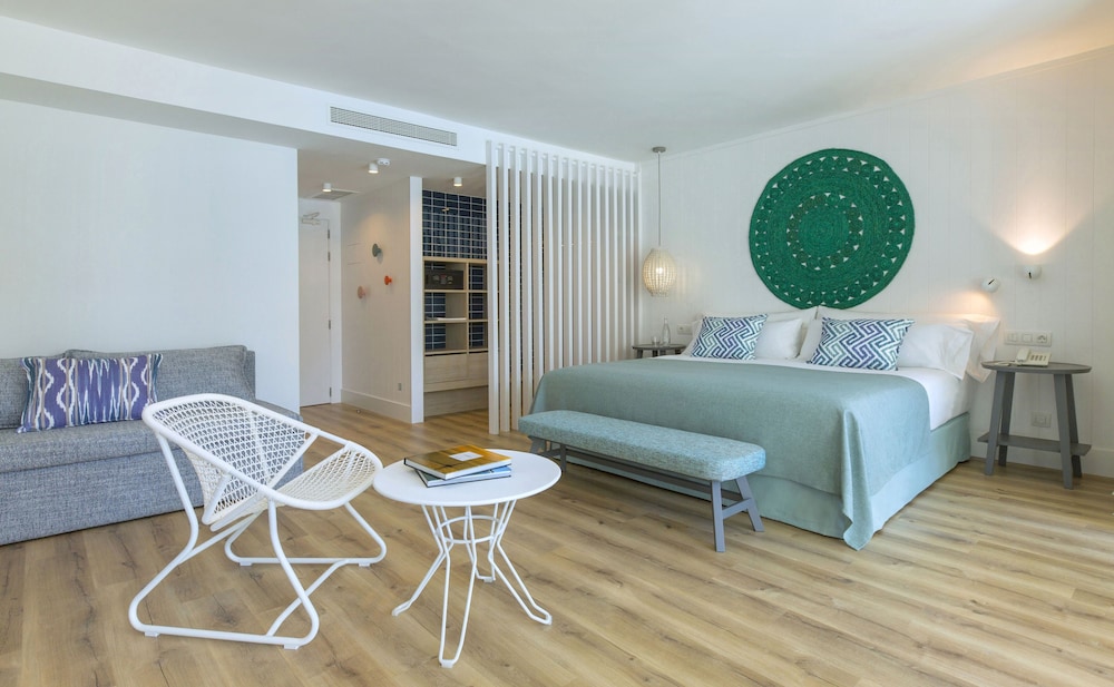 Blaumar Hotel Salou — Hotel rooms in Salou, Catalonia