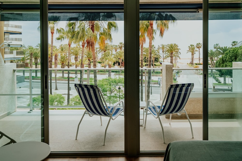 Blaumar Hotel Salou — Hotel rooms in Salou, Catalonia
