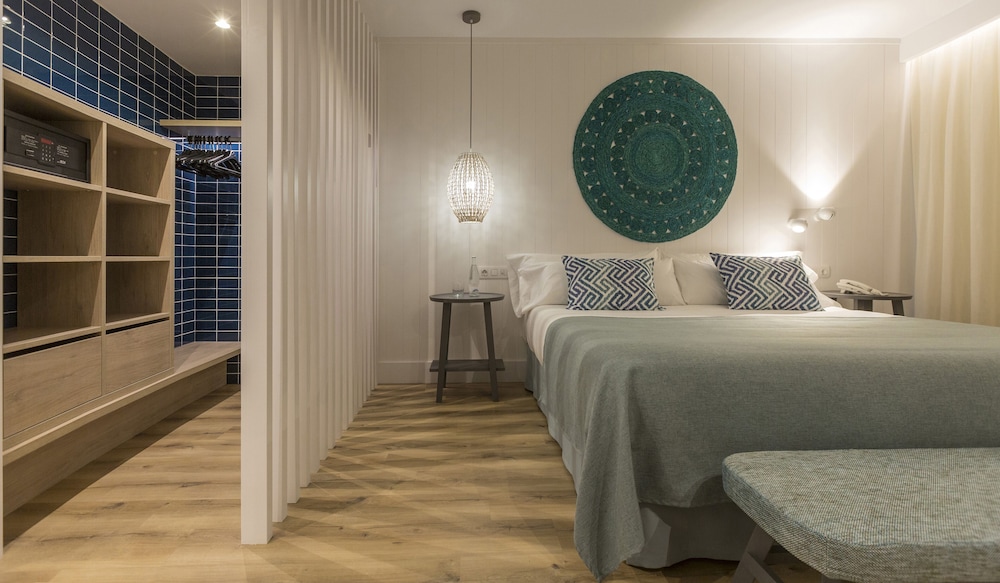 Blaumar Hotel Salou — Hotel rooms in Salou, Catalonia