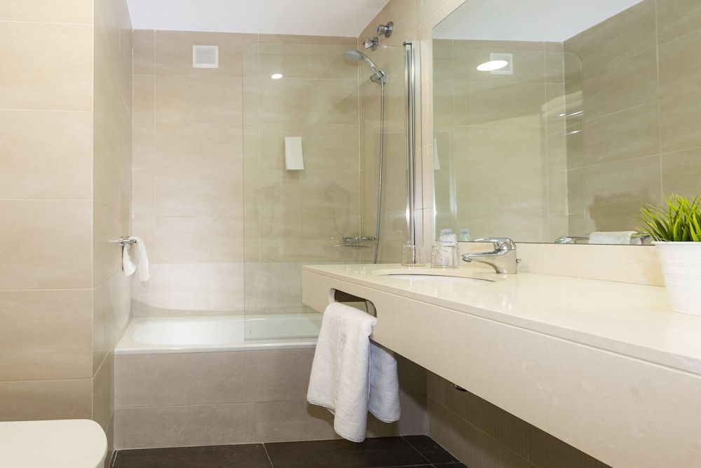 Blaumar Hotel Salou — Hotel rooms in Salou, Catalonia