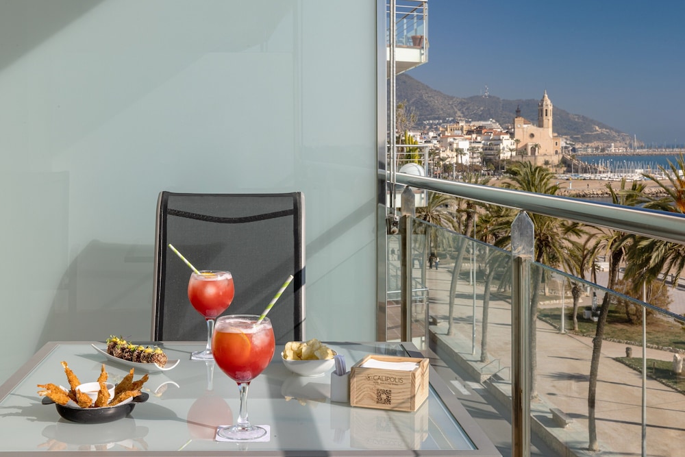 Hotel Calipolis — Restaurant & bars in Sitges, Catalonia
