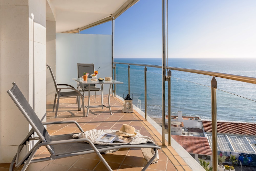 Hotel Calipolis — Hotel rooms in Sitges, Catalonia