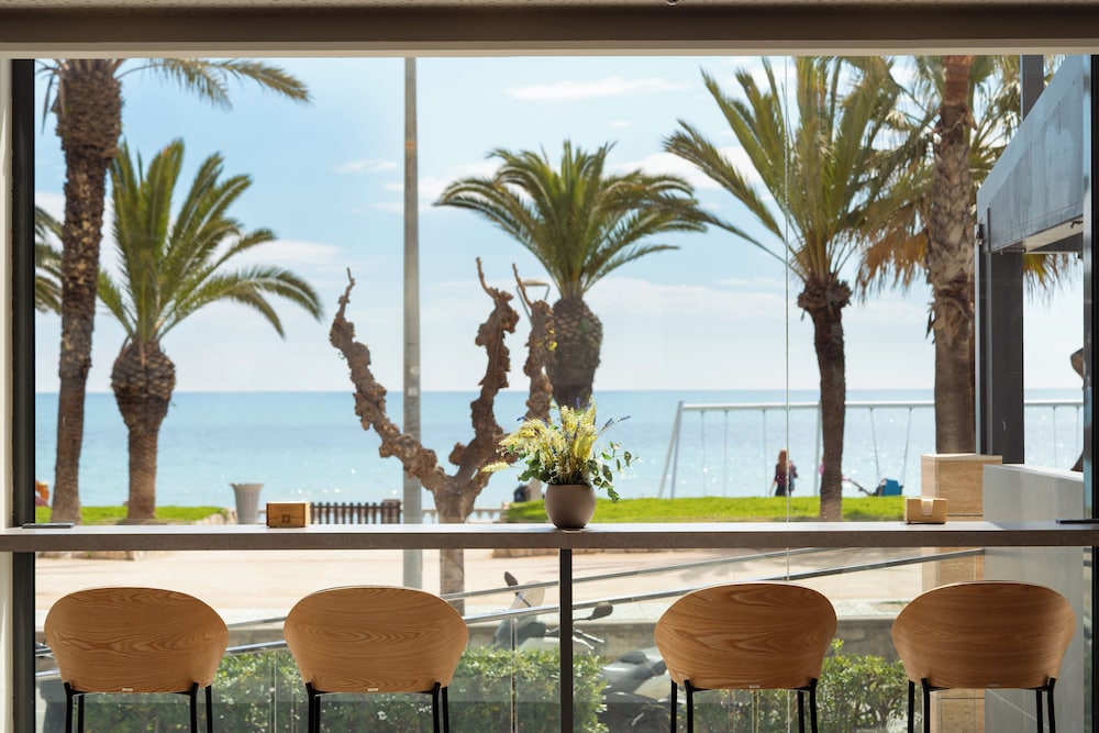 Hotel Calipolis — Restaurant & bars in Sitges, Catalonia
