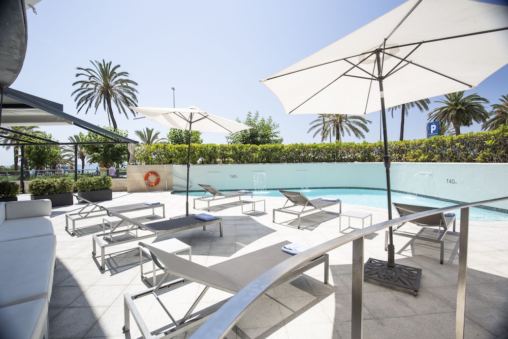 Hotel Calipolis — Swimming pool in Sitges, Catalonia