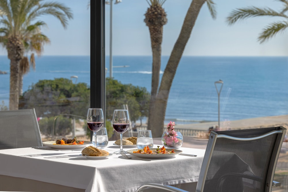 Hotel Calipolis — Restaurant & bars in Sitges, Catalonia