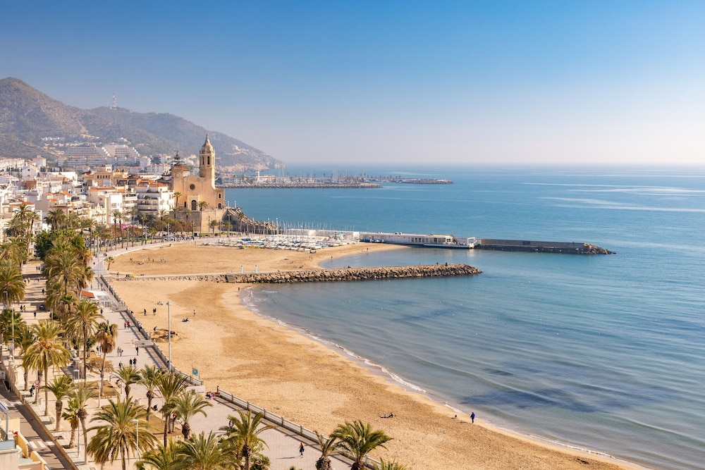 Hotel Calipolis — Beach in Sitges, Catalonia