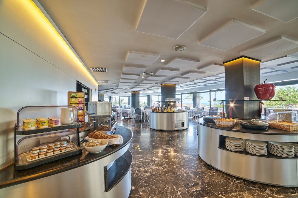 Hotel Calipolis — Restaurant & bars in Sitges, Catalonia