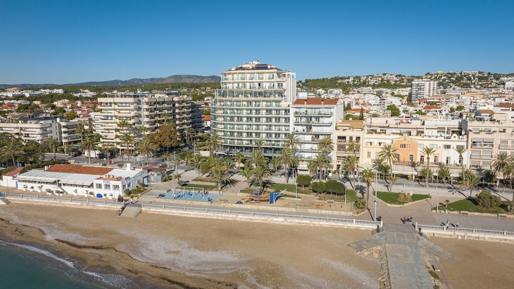 Hotel Calipolis — Hotel building in Sitges, Catalonia