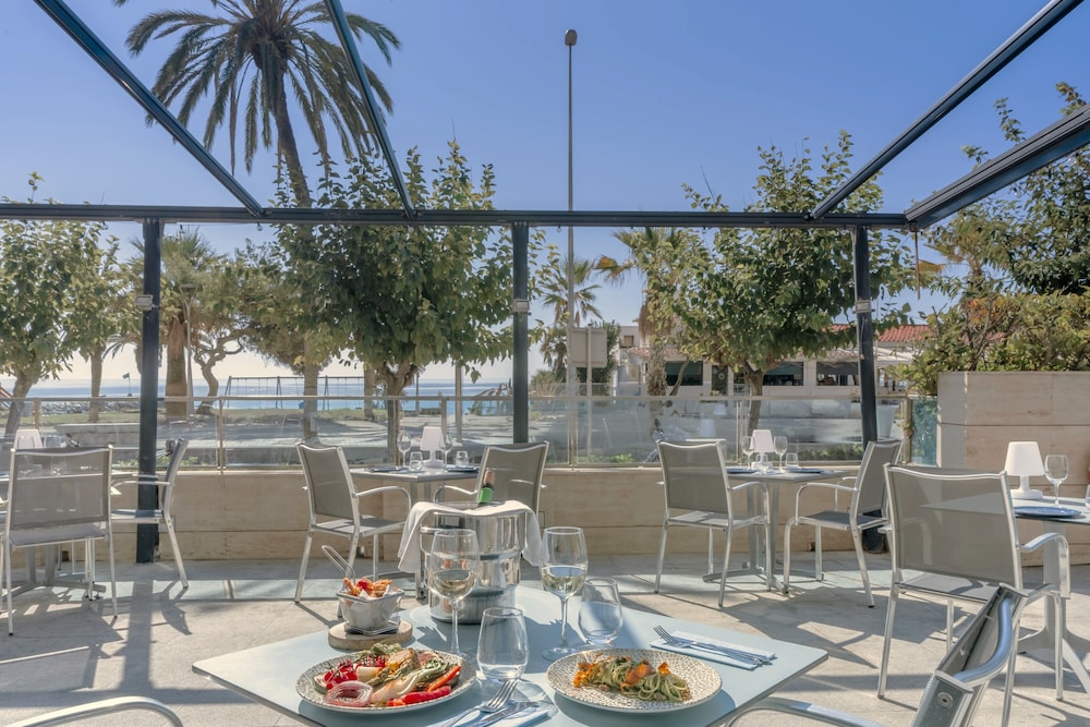 Hotel Calipolis — Restaurant & bars in Sitges, Catalonia
