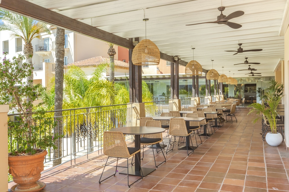 Denia Marriott La Sella Golf Resort & Spa — Restaurant & bars in Denia, Valencian Community