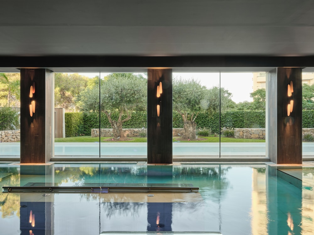 Don Carlos Marbella — Swimming pool in Marbella, Andalusia