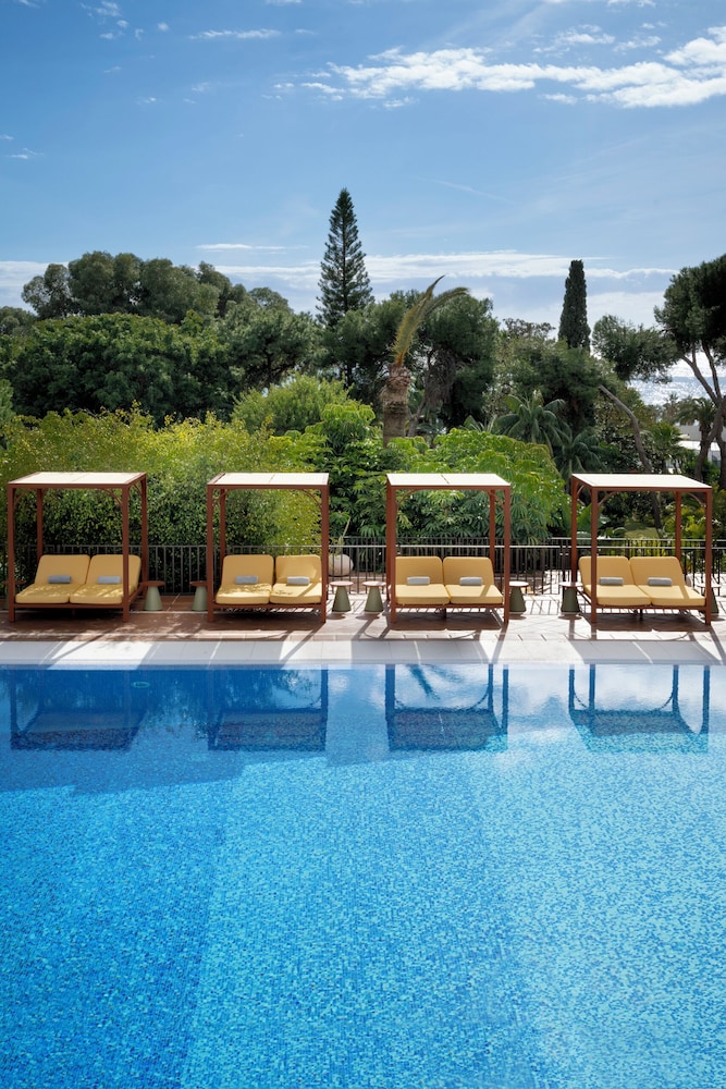 Don Carlos Marbella — Swimming pool in Marbella, Andalusia