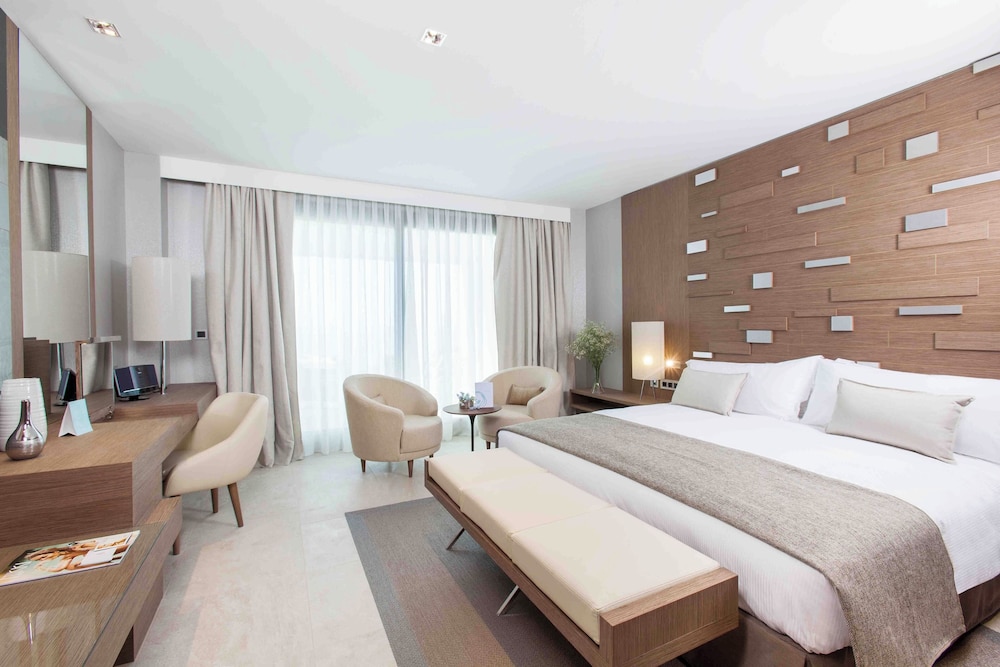 Don Carlos Marbella — Hotel rooms in Marbella, Andalusia