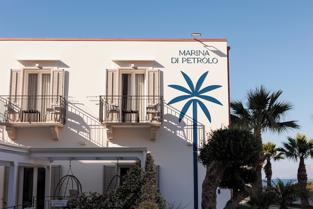 Marina di Petrolo Hotel & SPA — Hotel building in Castellammare del Golfo, Sicily