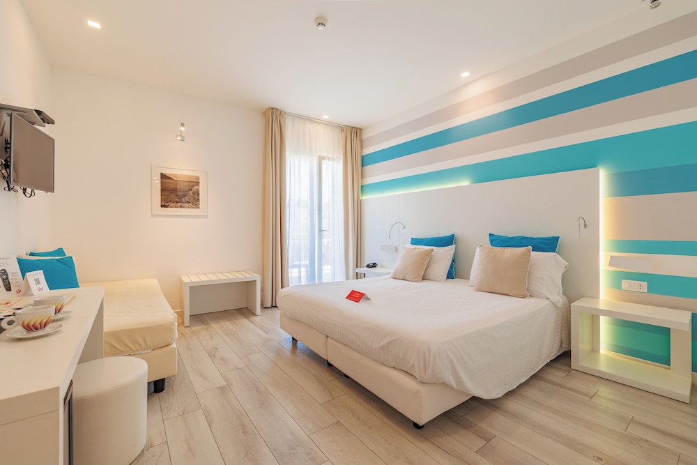 Marina di Petrolo Hotel & SPA — Hotel rooms in Castellammare del Golfo, Sicily