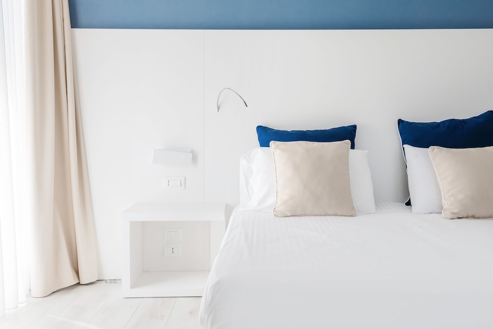 Marina di Petrolo Hotel & SPA — Hotel rooms in Castellammare del Golfo, Sicily