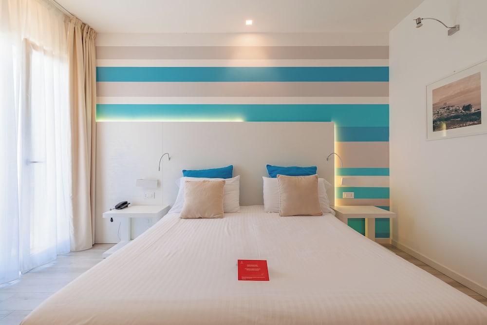 Marina di Petrolo Hotel & SPA — Hotel rooms in Castellammare del Golfo, Sicily