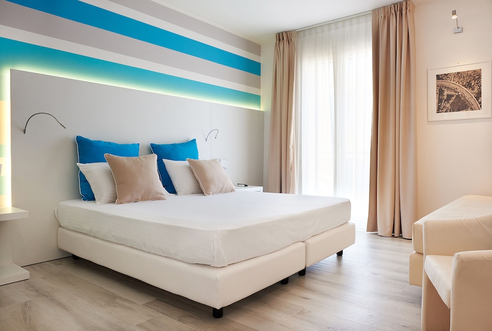 Marina di Petrolo Hotel & SPA — Hotel rooms in Castellammare del Golfo, Sicily