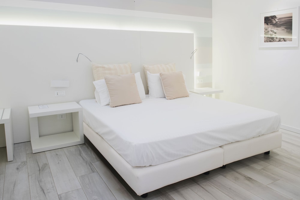 Marina di Petrolo Hotel & SPA — Hotel rooms in Castellammare del Golfo, Sicily