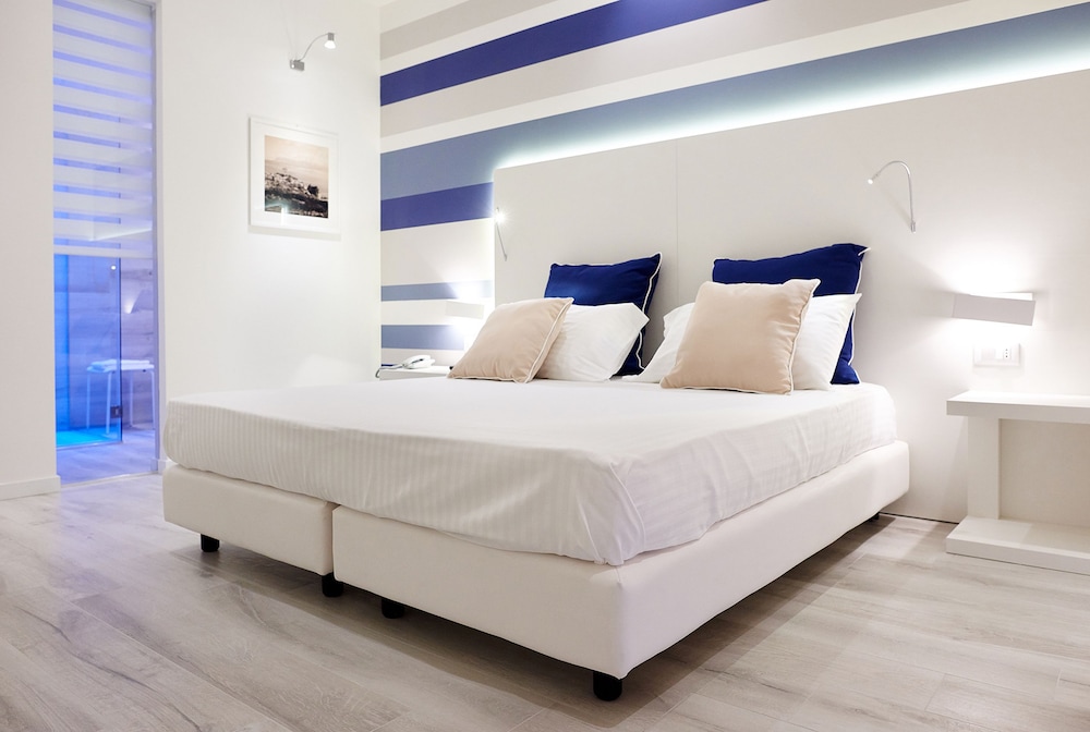 Marina di Petrolo Hotel & SPA — Hotel rooms in Castellammare del Golfo, Sicily