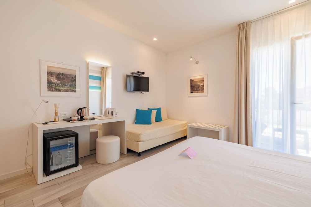 Marina di Petrolo Hotel & SPA — Hotel rooms in Castellammare del Golfo, Sicily