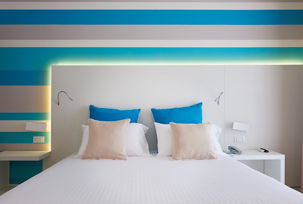 Marina di Petrolo Hotel & SPA — Hotel rooms in Castellammare del Golfo, Sicily