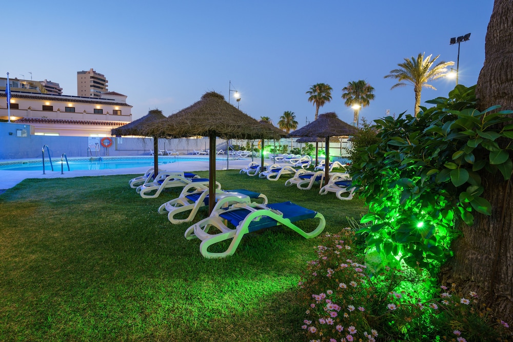 Hotel Isabel — Swimming pool in Torremolinos, Andalusia