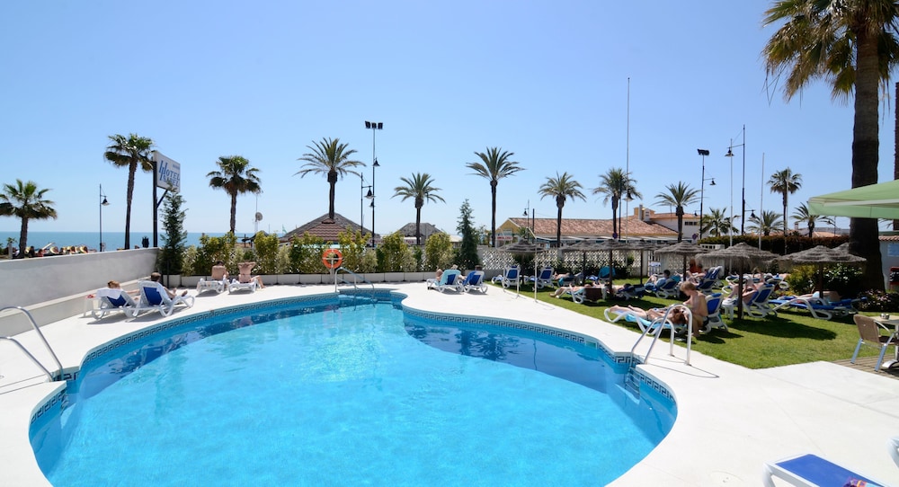 Hotel Isabel — Swimming pool in Torremolinos, Andalusia