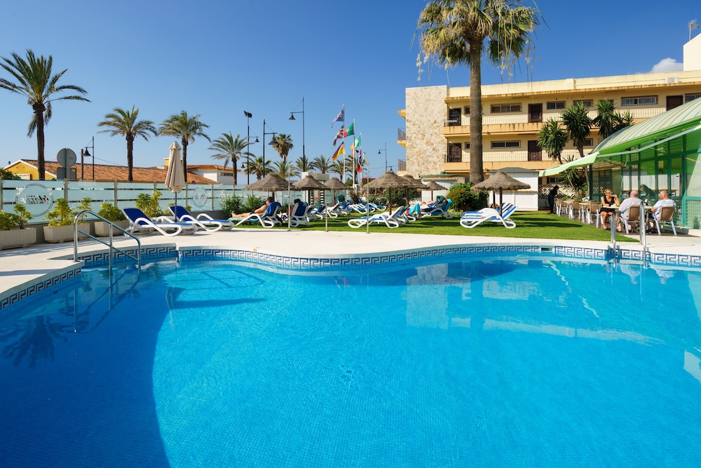 Hotel Isabel — Swimming pool in Torremolinos, Andalusia