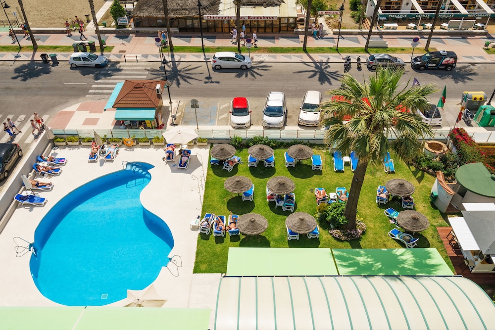 Hotel Isabel — Swimming pool in Torremolinos, Andalusia