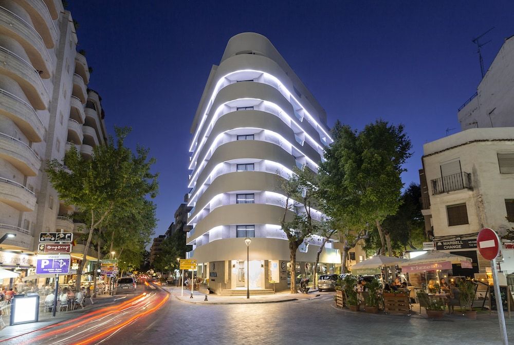 Hotel Lima - Adults Recommended image