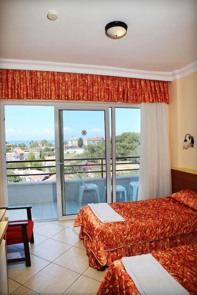 Side Kervan Hotel — Hotel rooms in Side