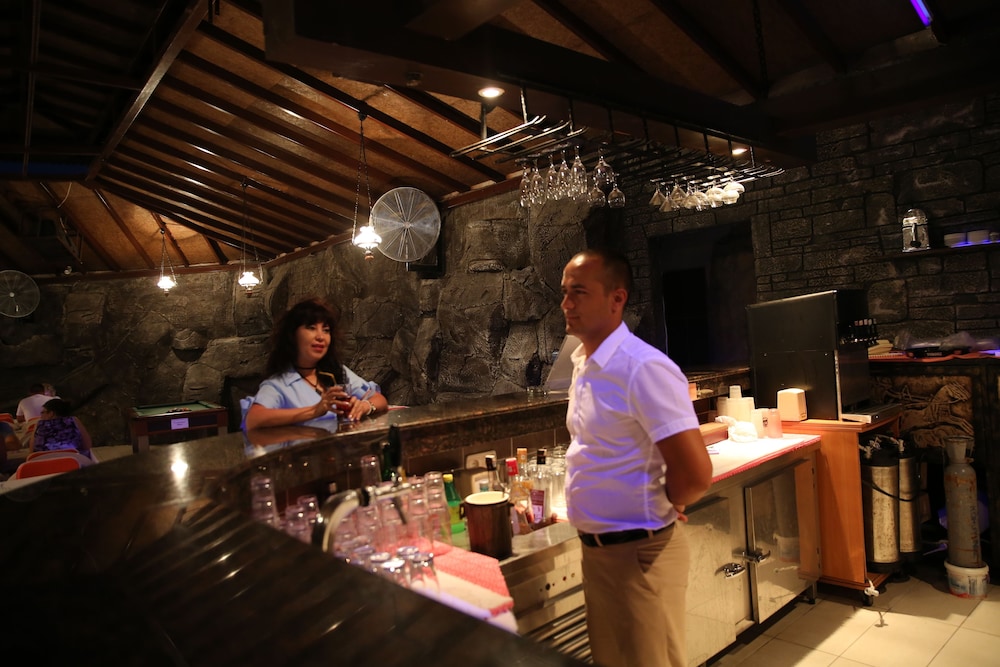 Side Kervan Hotel — Restaurant & bars in Side