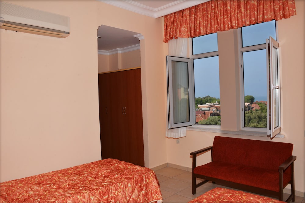 Side Kervan Hotel — Hotel rooms in Side