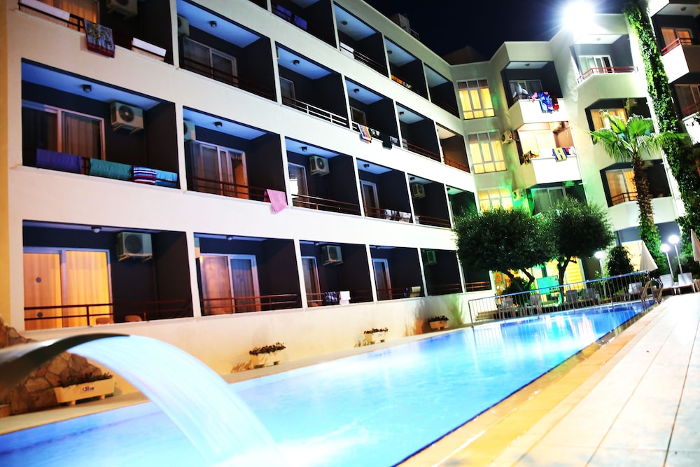Side Kervan Hotel — Hotel building in Side