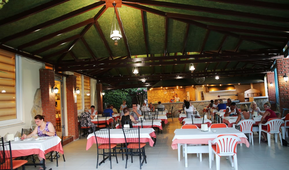 Side Kervan Hotel — Restaurant & bars in Side