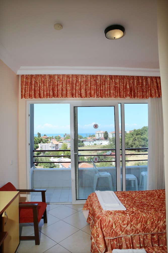 Side Kervan Hotel — Hotel rooms in Side